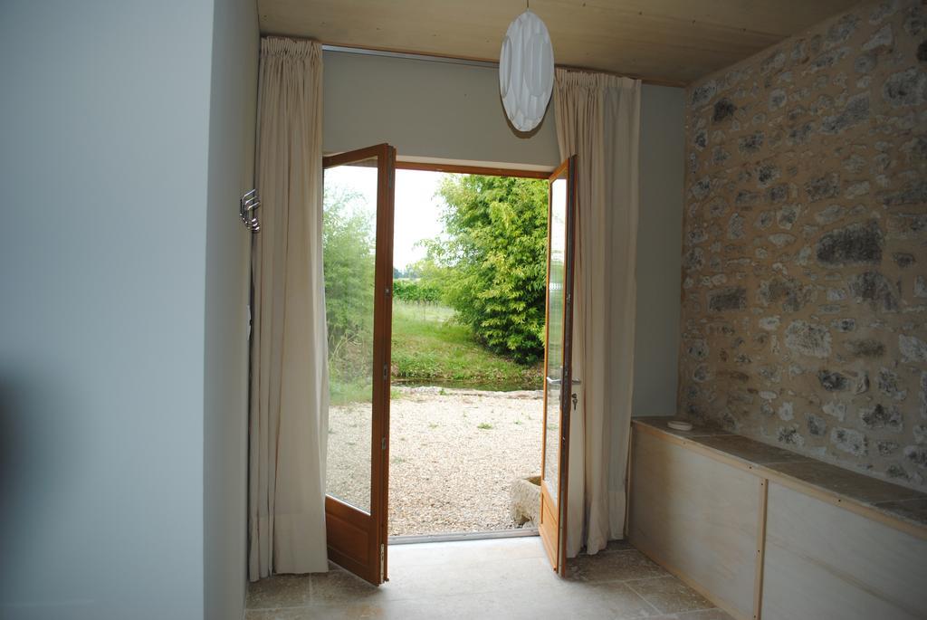 Les Foucauds Hotel Saint-Quentin-de-Caplong Room photo