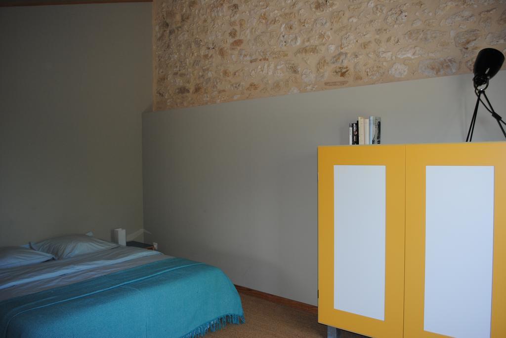 Les Foucauds Hotel Saint-Quentin-de-Caplong Room photo
