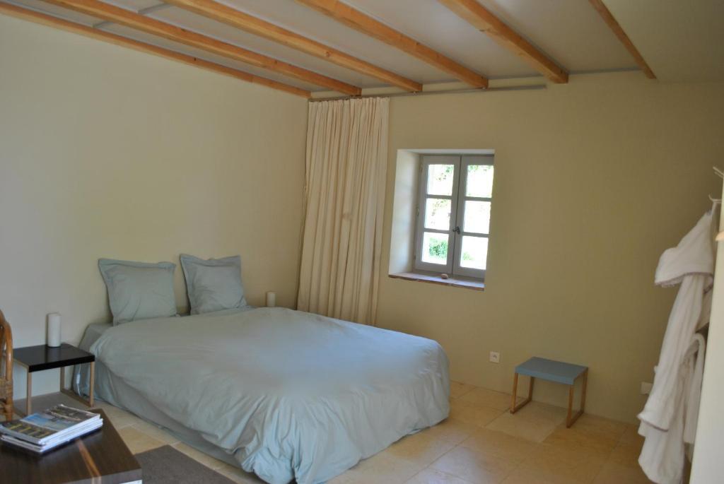 Les Foucauds Hotel Saint-Quentin-de-Caplong Room photo