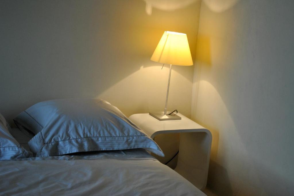 Les Foucauds Hotel Saint-Quentin-de-Caplong Room photo